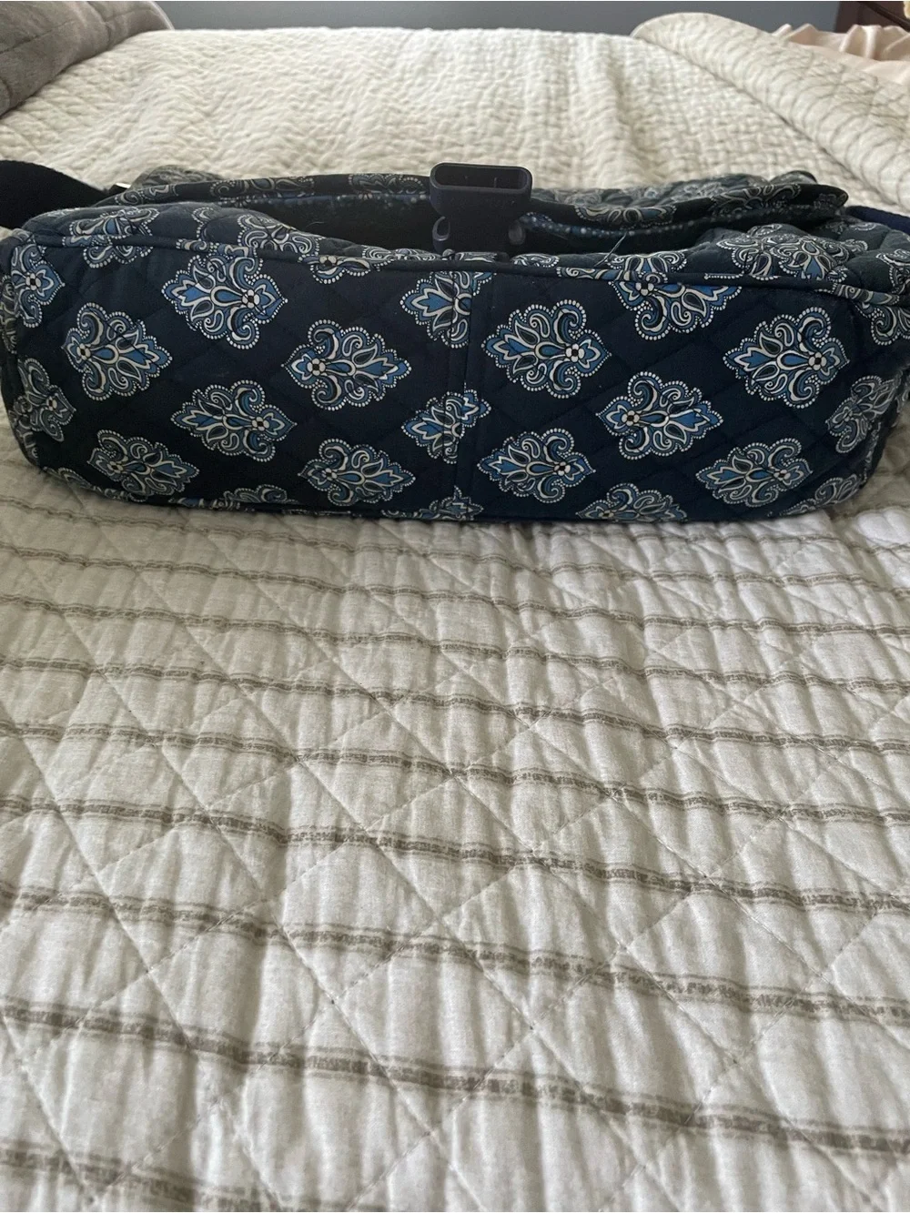 Vera Bradley Quilted Navy Paisley-Accent Messenger Computer Laptop Bag.